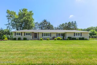 9 Theresa Drive, Holmdel, NJ 07733