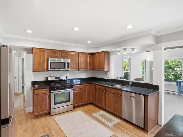 3867 Percy King Road, Waterford Charter Township, MI 48329