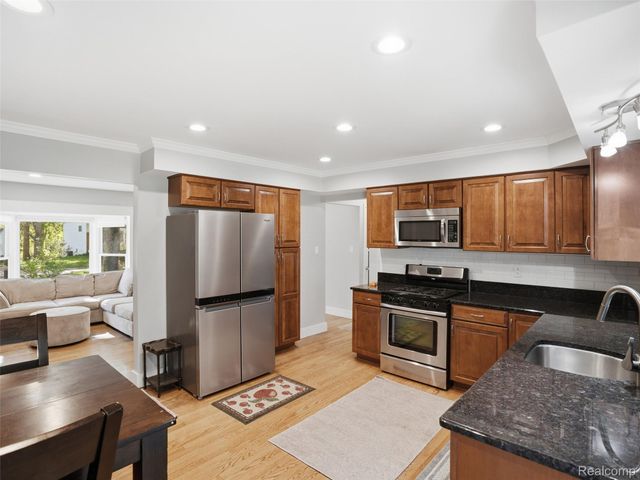 3867 Percy King Road, Waterford Charter Township, MI 48329