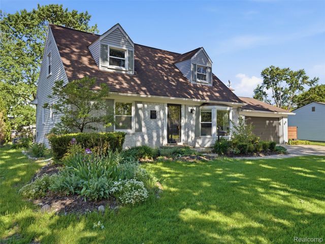 3867 Percy King Road, Waterford Charter Township, MI 48329