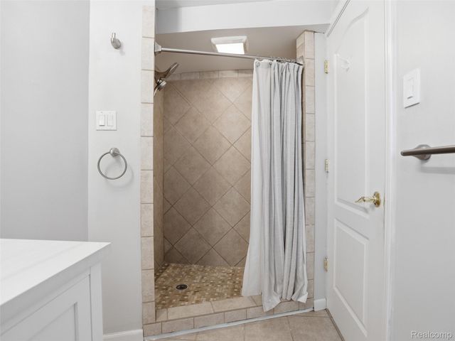 3867 Percy King Road, Waterford Charter Township, MI 48329