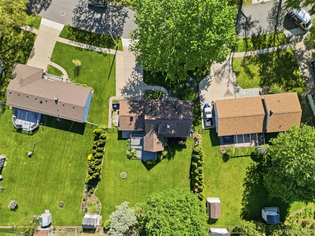 3867 Percy King Road, Waterford Charter Township, MI 48329