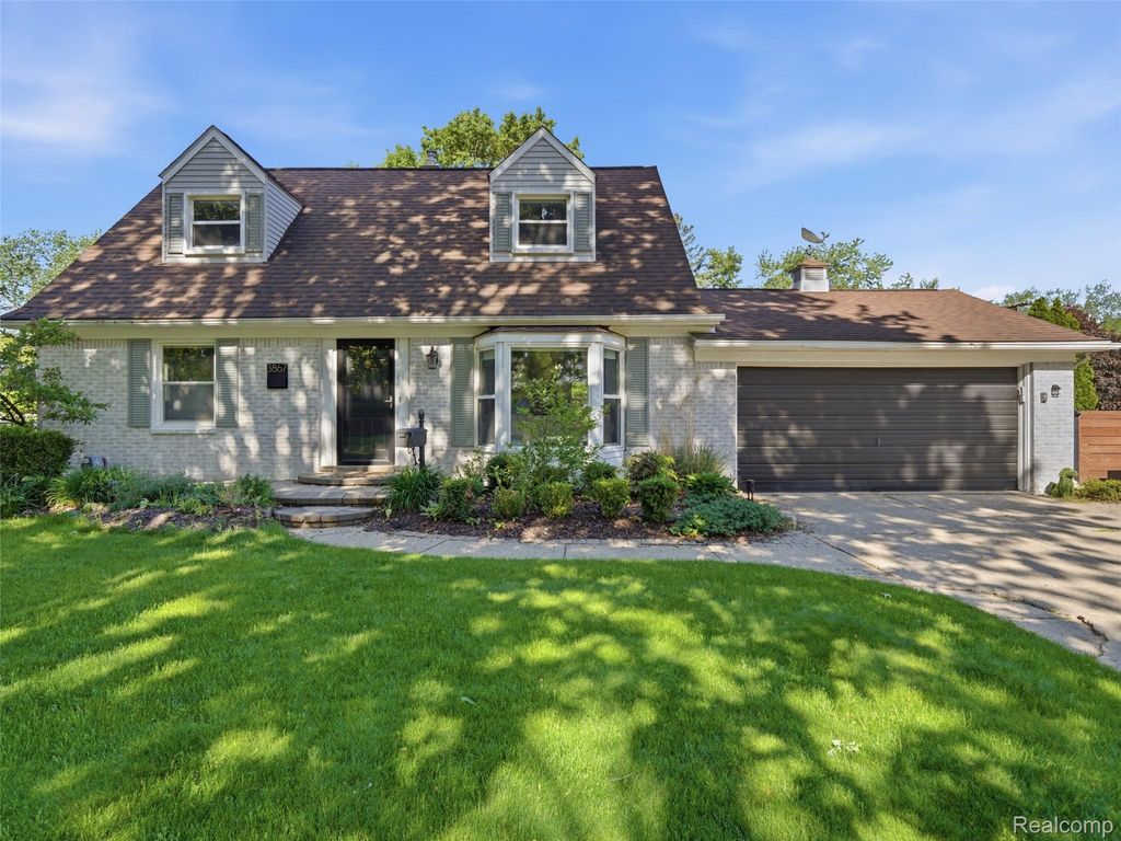 3867 Percy King Road, Waterford Charter Township, MI 48329
