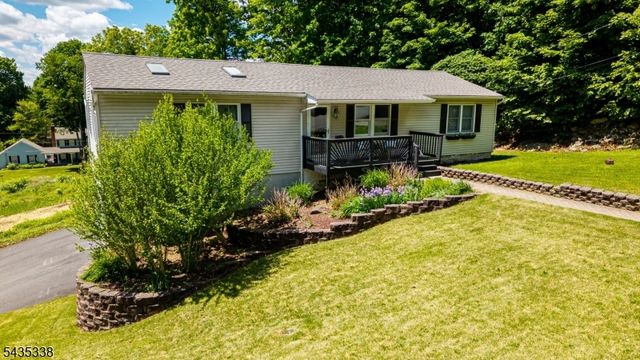1 Bantry Ct, Vernon Twp., NJ 07422