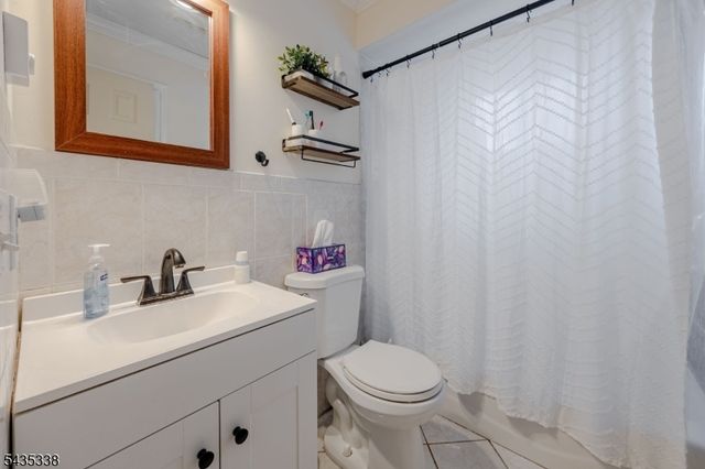 1 Bantry Ct, Vernon Twp., NJ 07422