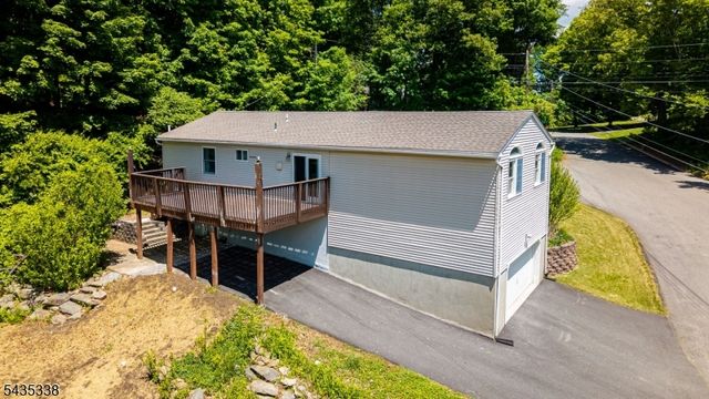 1 Bantry Ct, Vernon Twp., NJ 07422