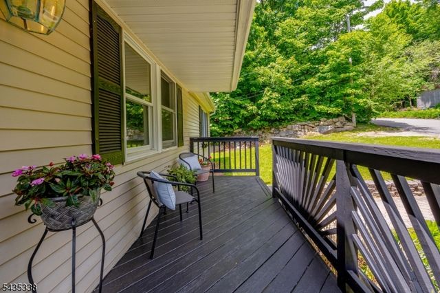 1 Bantry Ct, Vernon Twp., NJ 07422
