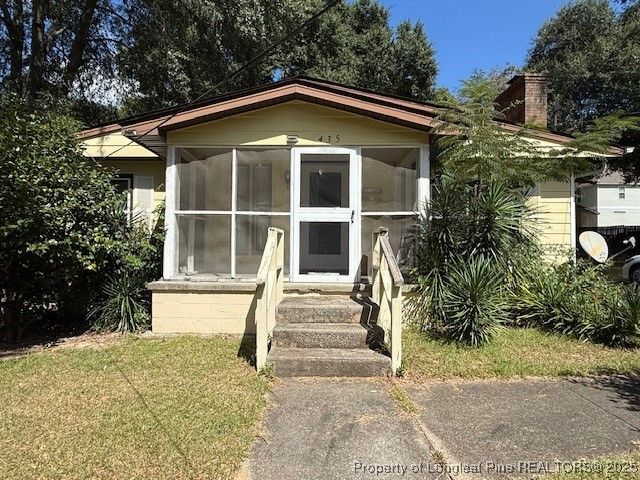 435 W Connecticut Avenue, Southern Pines, NC 28387