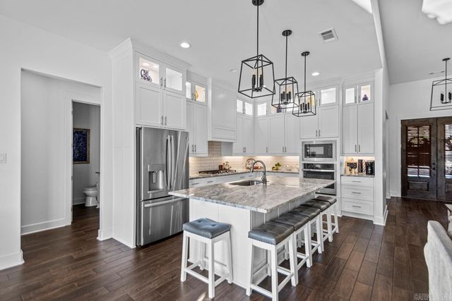 7730 S SHORELINE Boulevard, Benton, AR 72019