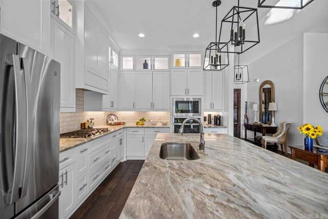 7730 S SHORELINE Boulevard, Benton, AR 72019