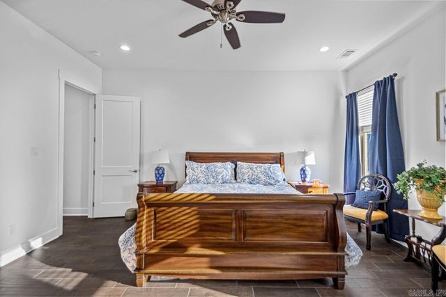 7730 S SHORELINE Boulevard, Benton, AR 72019