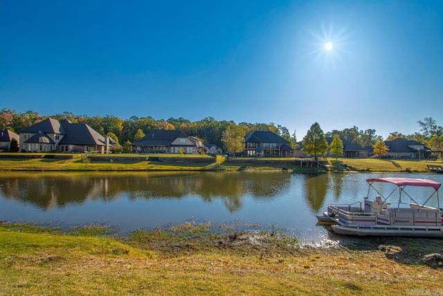 7730 S SHORELINE Boulevard, Benton, AR 72019