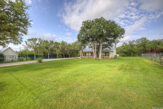 1840 Rustic Oak Ln, Spring Branch, TX 78070