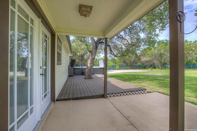 1840 Rustic Oak Ln, Spring Branch, TX 78070