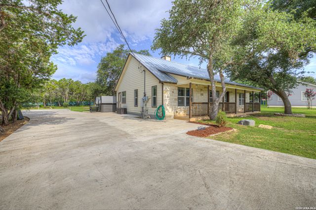 1840 Rustic Oak Ln, Spring Branch, TX 78070