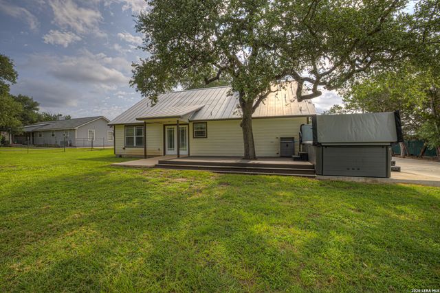 1840 Rustic Oak Ln, Spring Branch, TX 78070