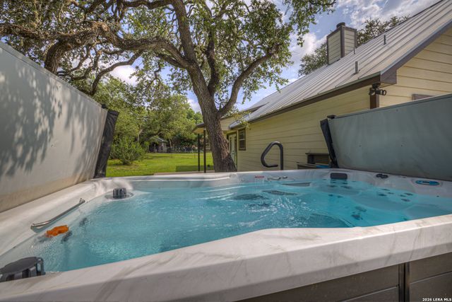 1840 Rustic Oak Ln, Spring Branch, TX 78070