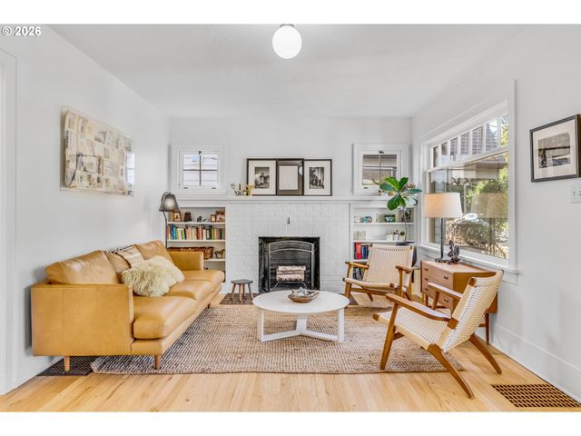 2632 Ne KLICKITAT St, Portland, OR 97212