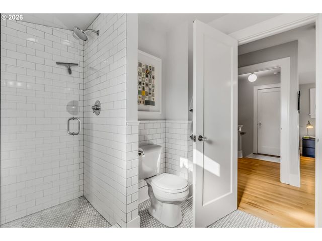 2632 Ne KLICKITAT St, Portland, OR 97212