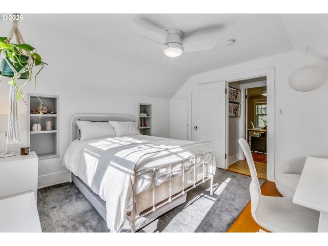 2632 Ne KLICKITAT St, Portland, OR 97212