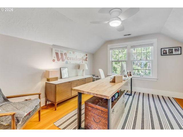 2632 Ne KLICKITAT St, Portland, OR 97212