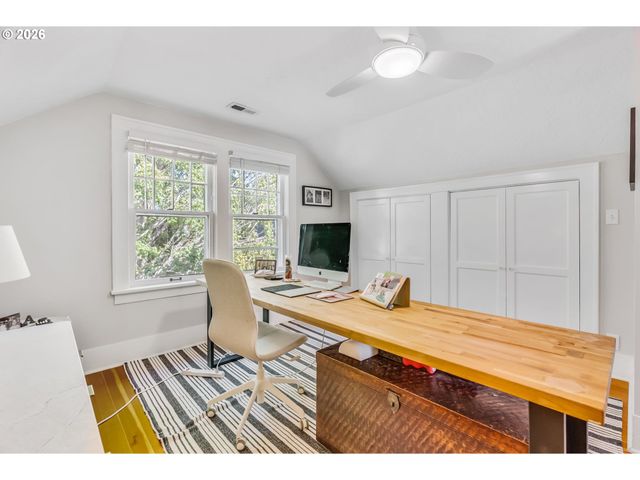 2632 Ne KLICKITAT St, Portland, OR 97212
