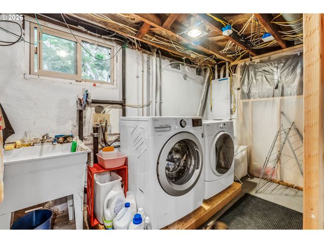 2632 Ne KLICKITAT St, Portland, OR 97212