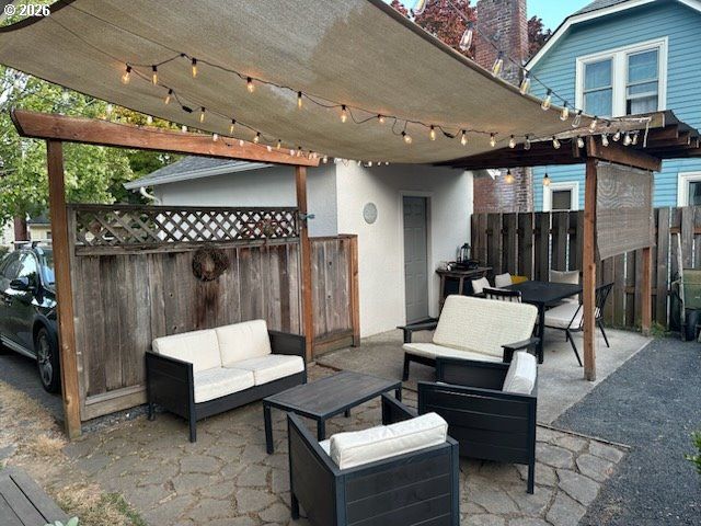 2632 Ne KLICKITAT St, Portland, OR 97212