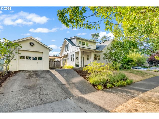 2632 Ne KLICKITAT St, Portland, OR 97212