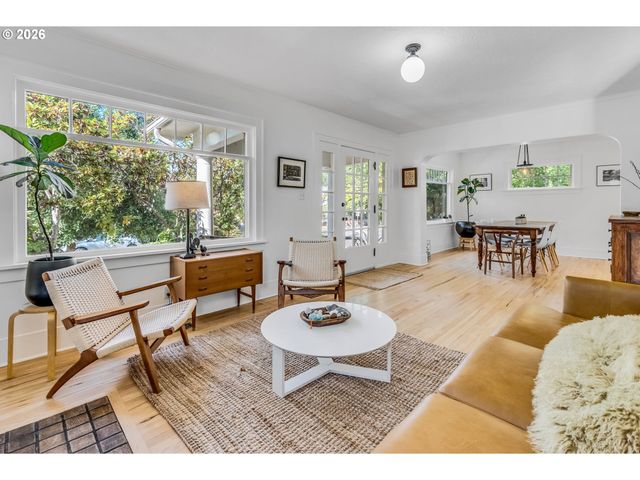 2632 Ne KLICKITAT St, Portland, OR 97212