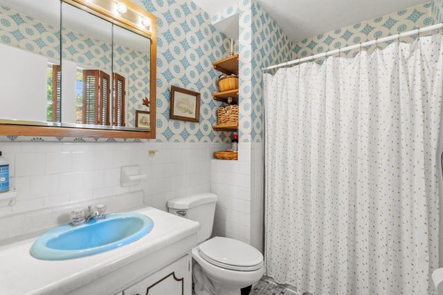 106 HICKORY HILL DR, Stephens City, VA 22655