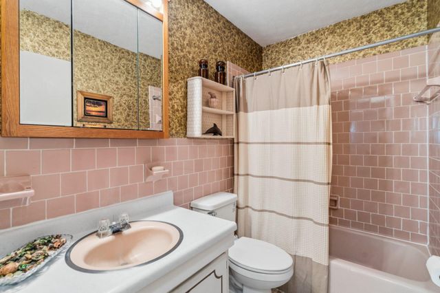 106 HICKORY HILL DR, Stephens City, VA 22655