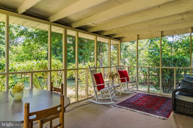 106 HICKORY HILL DR, Stephens City, VA 22655