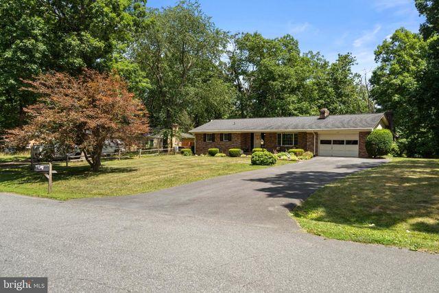 106 HICKORY HILL DR, Stephens City, VA 22655