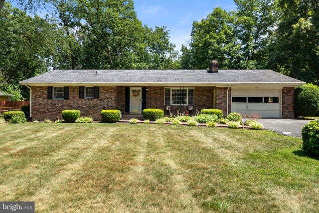 106 HICKORY HILL DR, Stephens City, VA 22655