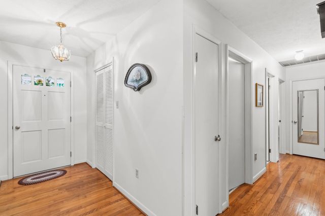 106 HICKORY HILL DR, Stephens City, VA 22655