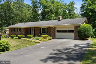 106 HICKORY HILL DR, Stephens City, VA 22655