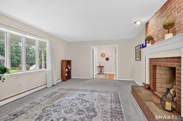 85 Ten Acre Road, Middletown, CT 06457