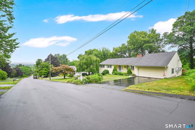 85 Ten Acre Road, Middletown, CT 06457