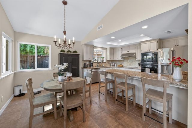 3055 Fairmont Court, Madera, CA 93637