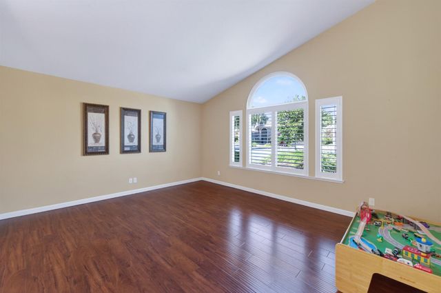 3055 Fairmont Court, Madera, CA 93637