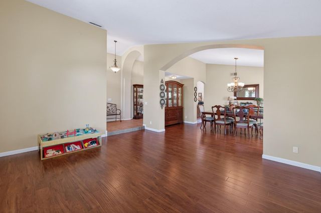 3055 Fairmont Court, Madera, CA 93637