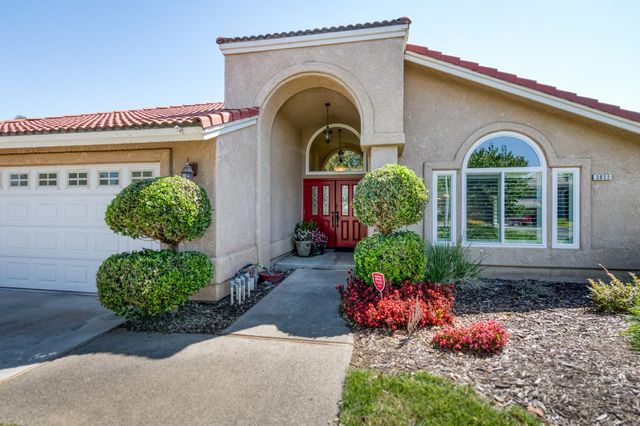 3055 Fairmont Court, Madera, CA 93637
