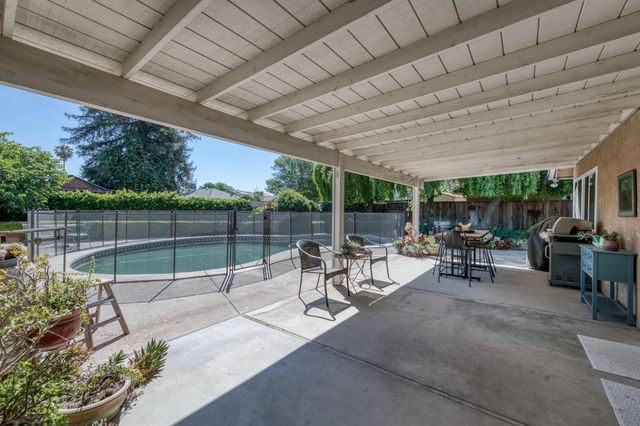 3055 Fairmont Court, Madera, CA 93637