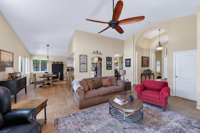 3055 Fairmont Court, Madera, CA 93637