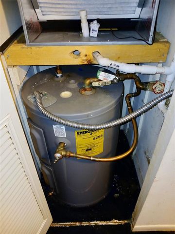 5190 E Sabal Palm Boulevard 103, Tamarac, FL 33319