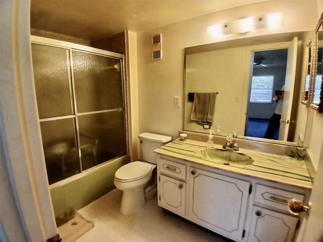 5190 E Sabal Palm Boulevard 103, Tamarac, FL 33319