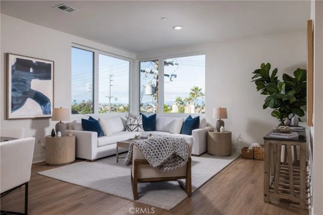 414 Main Street 420, Huntington Beach, CA 92648