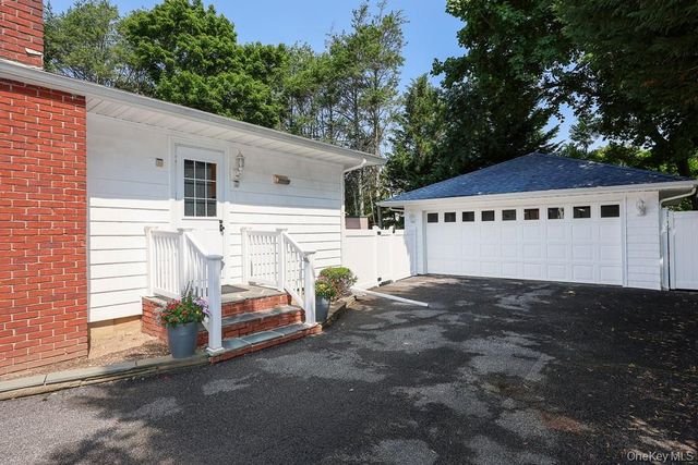 305 Nielson Street, Dix Hills, NY 11746