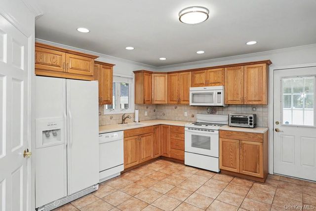 305 Nielson Street, Dix Hills, NY 11746
